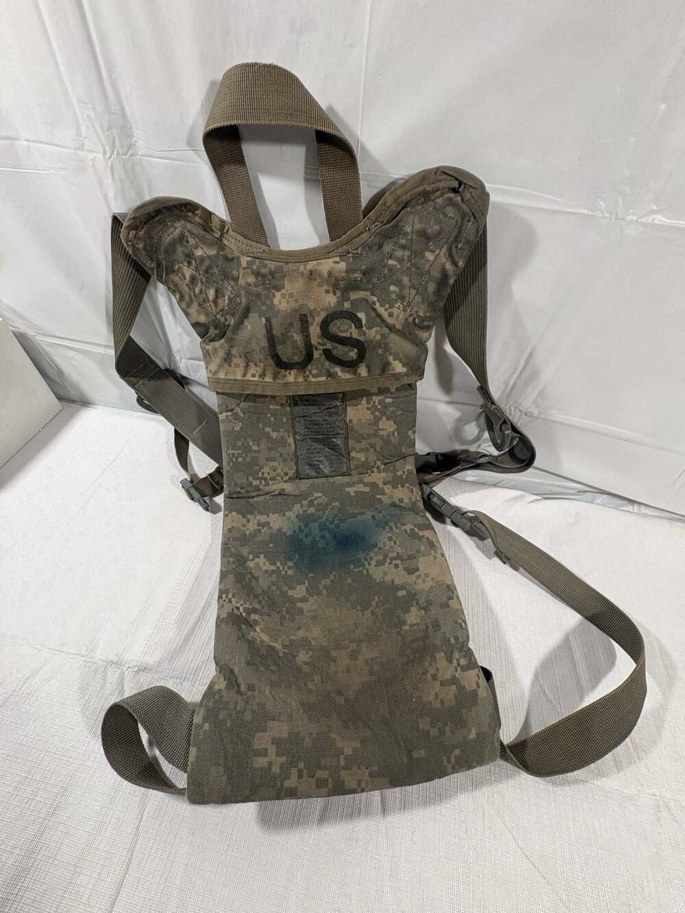 US Army ACU Hydration Carrier Backpack – Military MOLLE Camo Water Bladder Pack